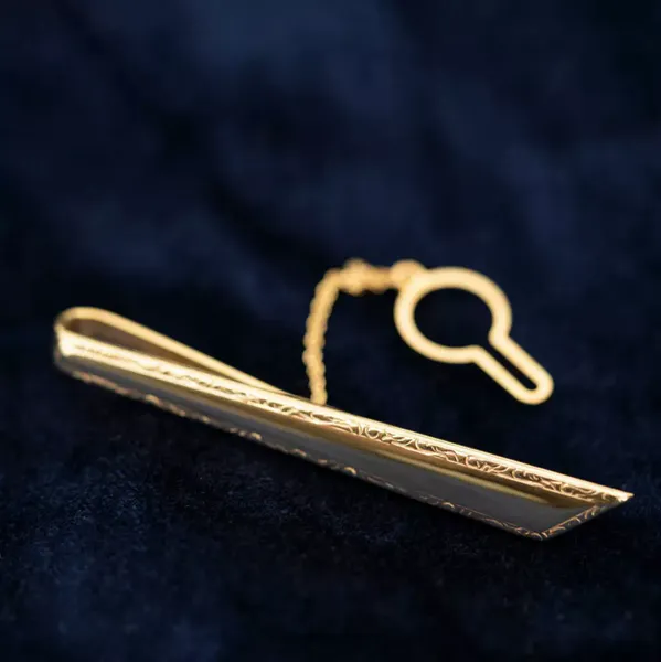 EC 1914 Slipsnål gult gull sisselert